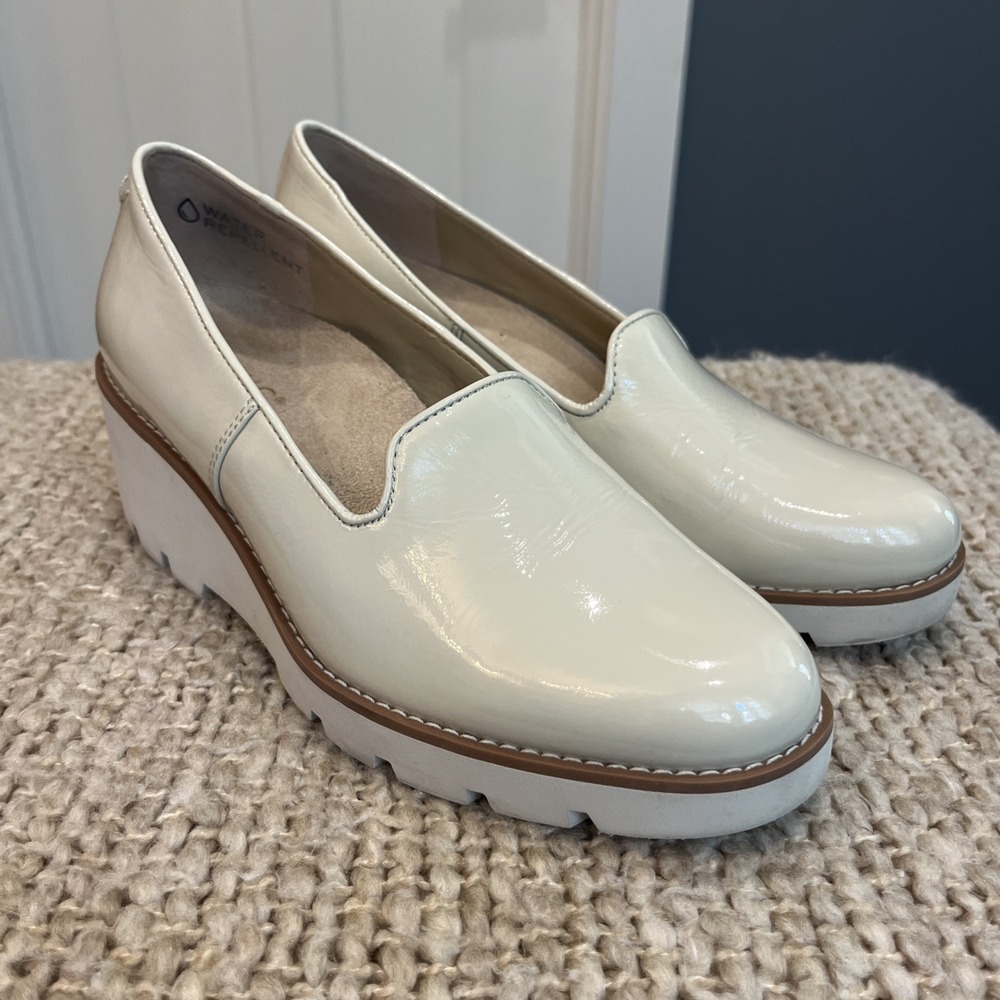 Vionic Water Repellent Wedges Willa Wedge Cream Patent Size 7
